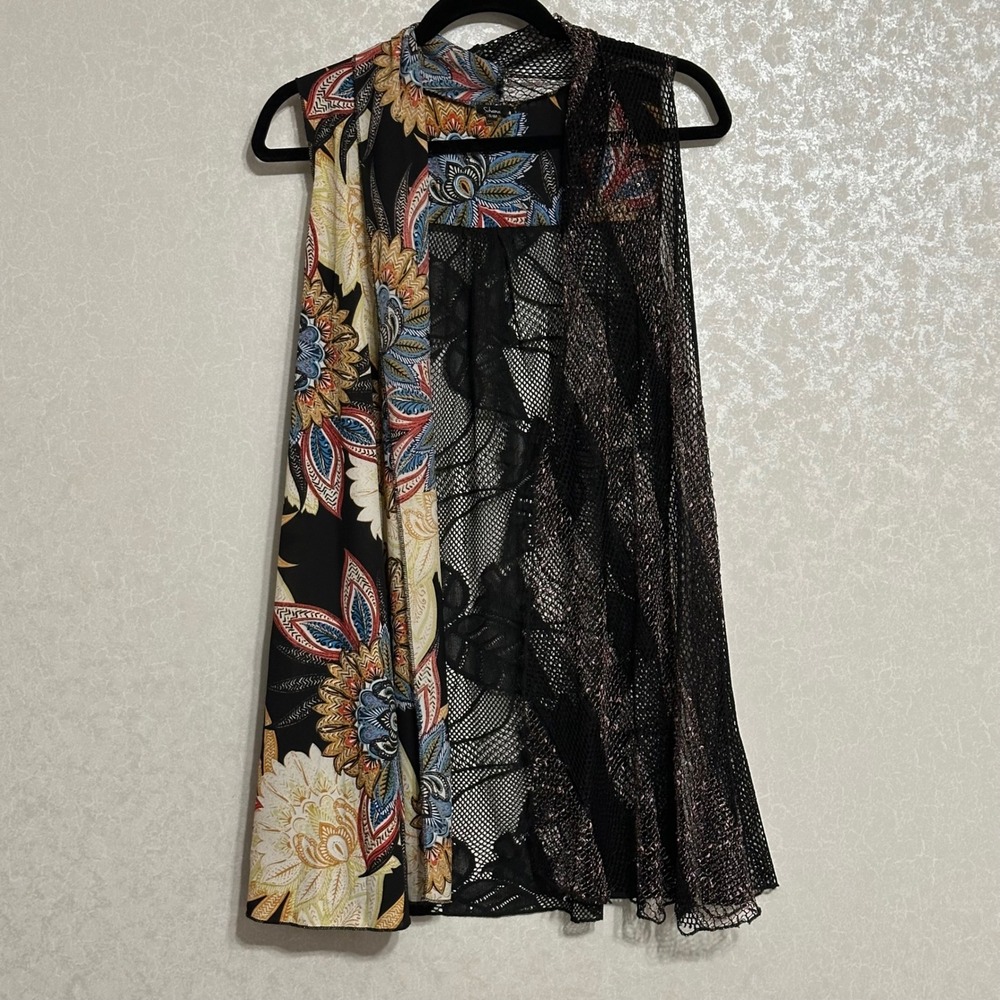 Floral Print & Black Lace Mixed Vest